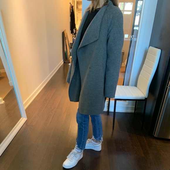 VINCE two toned sweater coat - Picture 7 of 7